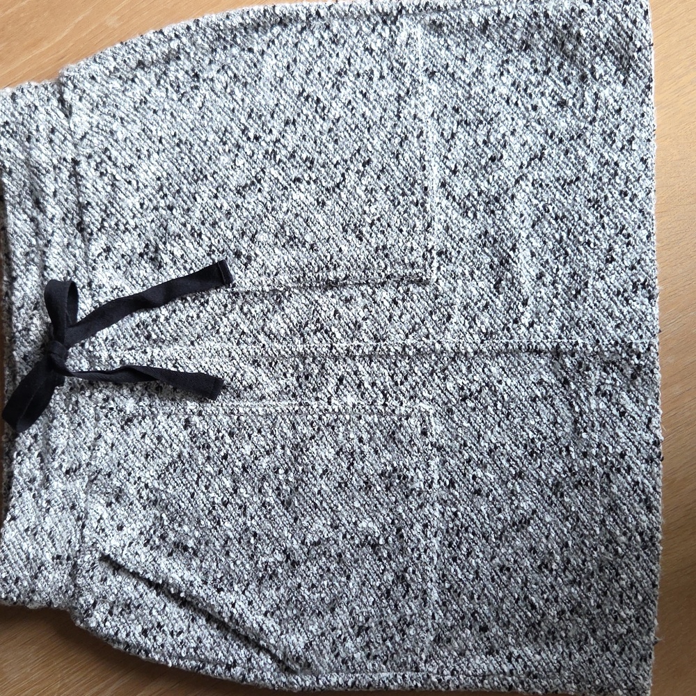 Lou & Grey Textured Black and White Skirt